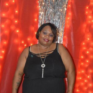 Meet your Posher, Myra